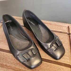 Easy Street Women Grey Metallic Comfort Flats Sz 8.5W Buckle Detail Office Chic